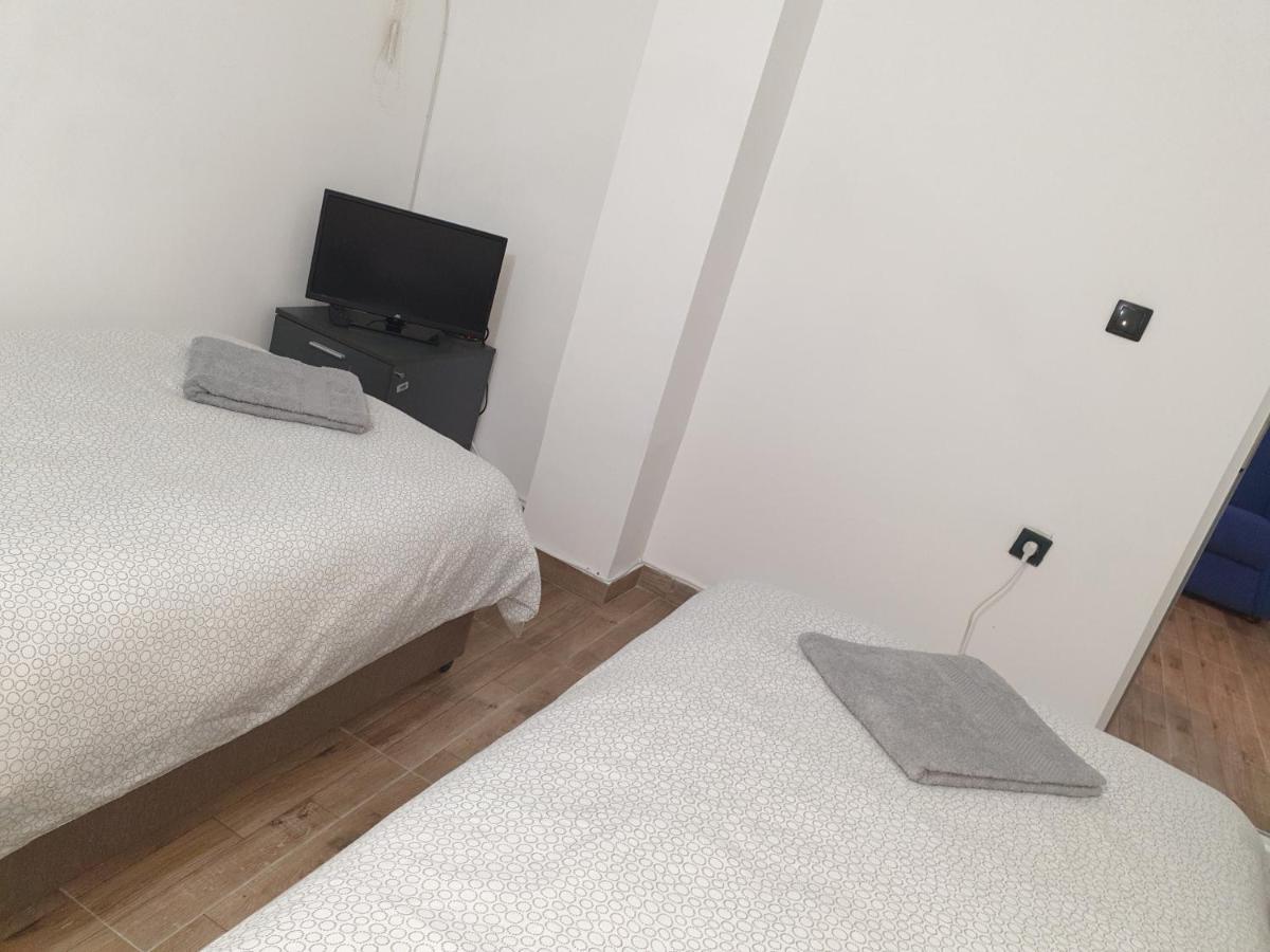 Sweet Basement Suteren Apartments Parking 5 Euro 斯科普里 外观 照片