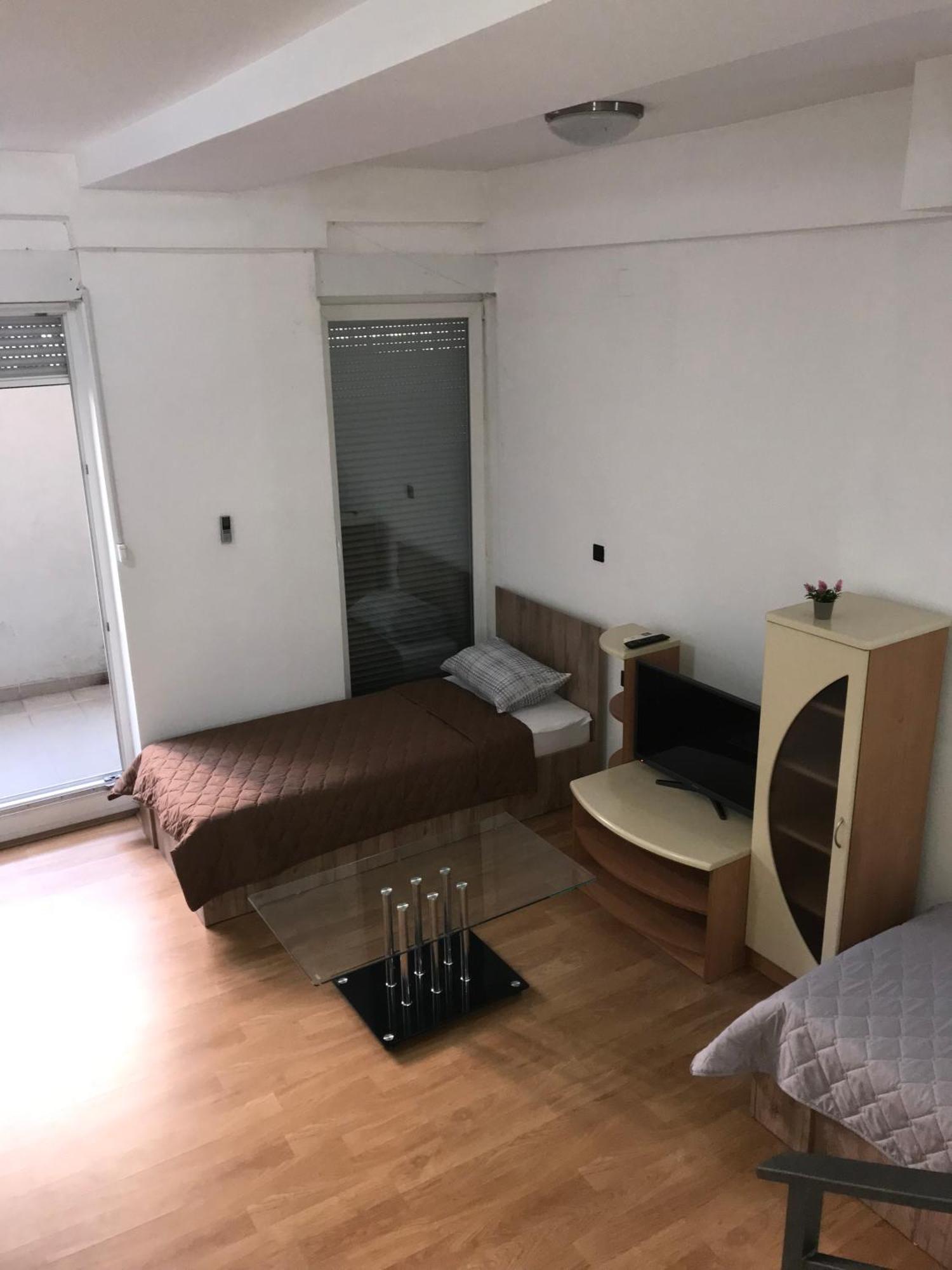 Sweet Basement Suteren Apartments Parking 5 Euro 斯科普里 外观 照片
